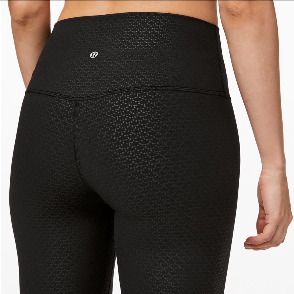 Lululemon aligns 25”